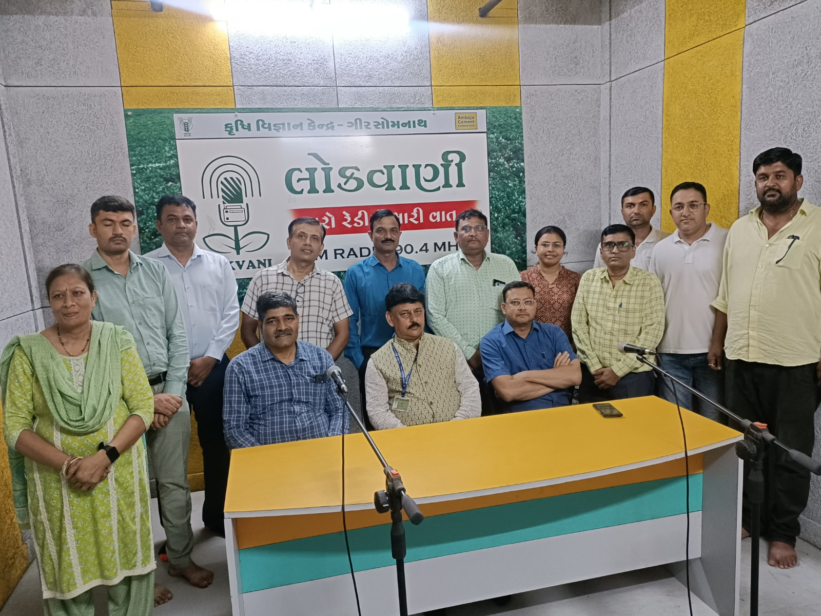 Aajkaal Daily (Desh Pardesh Ni Aajkaal)