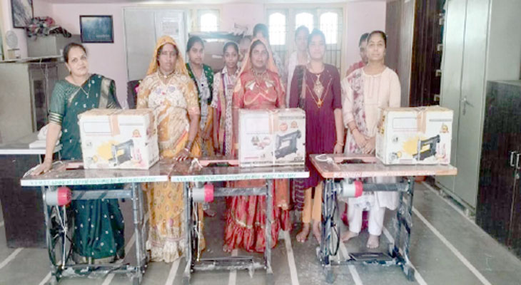 Aajkaal Daily (Desh Pardesh Ni Aajkaal)