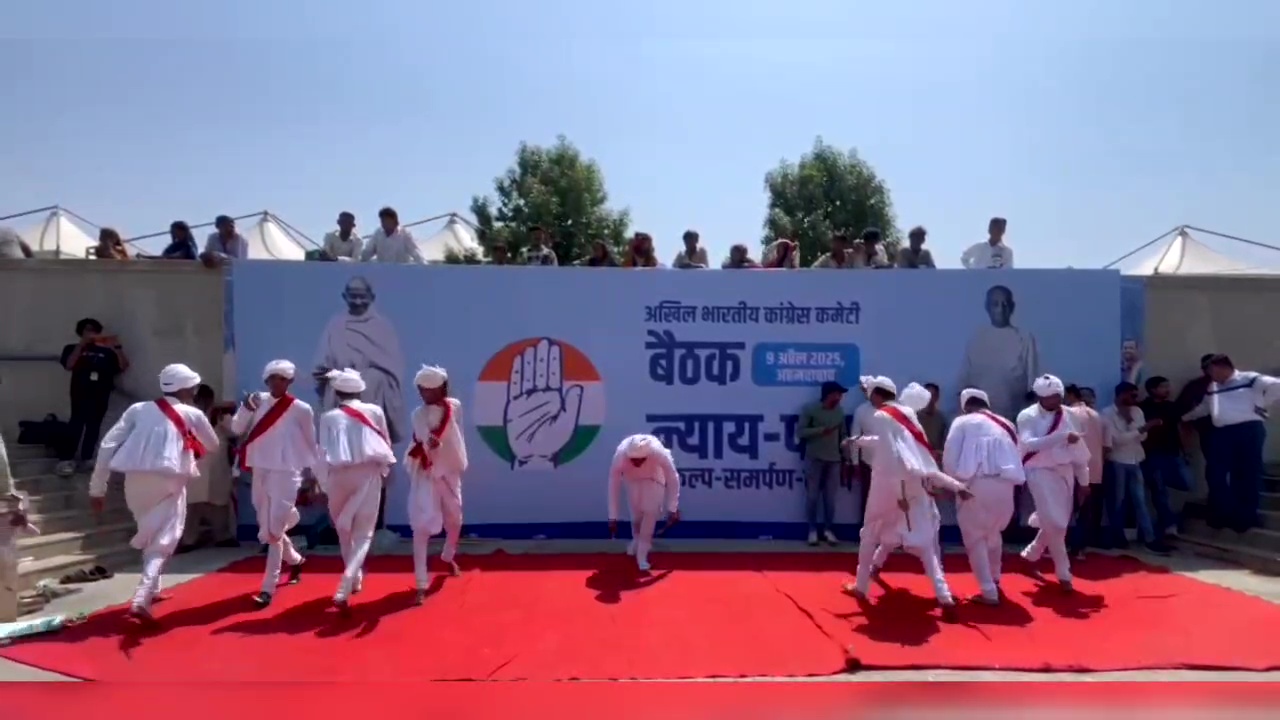 Aajkaal Daily (Desh Pardesh Ni Aajkaal)
