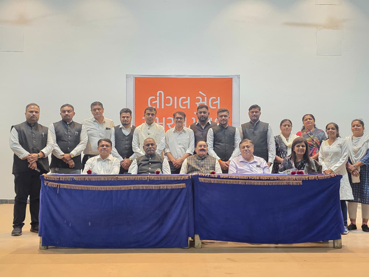 Aajkaal Daily (Desh Pardesh Ni Aajkaal)