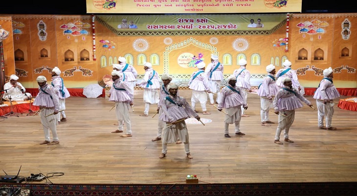 Aajkaal Daily (Desh Pardesh Ni Aajkaal)