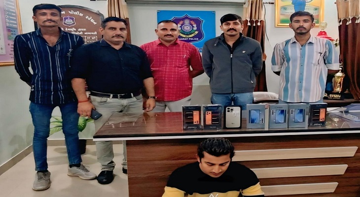 Aajkaal Daily (Desh Pardesh Ni Aajkaal)