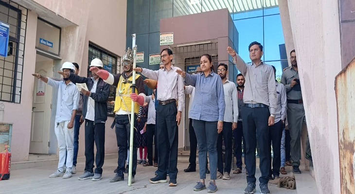 Aajkaal Daily (Desh Pardesh Ni Aajkaal)