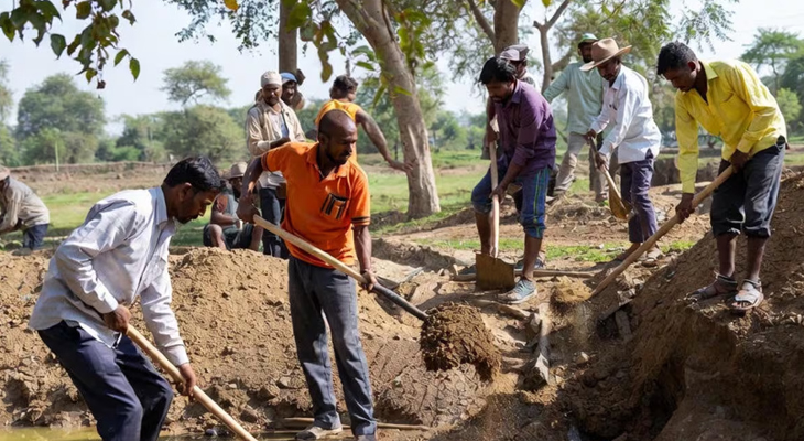 Aajkaal Daily (Desh Pardesh Ni Aajkaal)