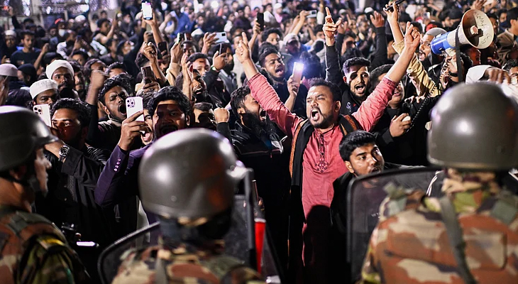 Aajkaal Daily (Desh Pardesh Ni Aajkaal)