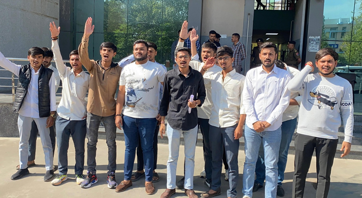 Aajkaal Daily (Desh Pardesh Ni Aajkaal)