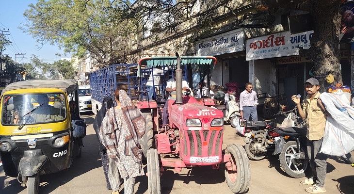 Aajkaal Daily (Desh Pardesh Ni Aajkaal)