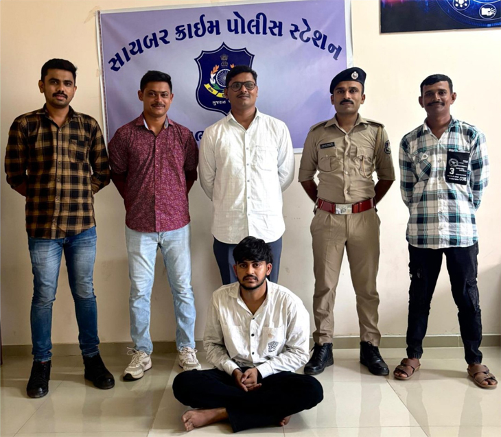 Aajkaal Daily (Desh Pardesh Ni Aajkaal)