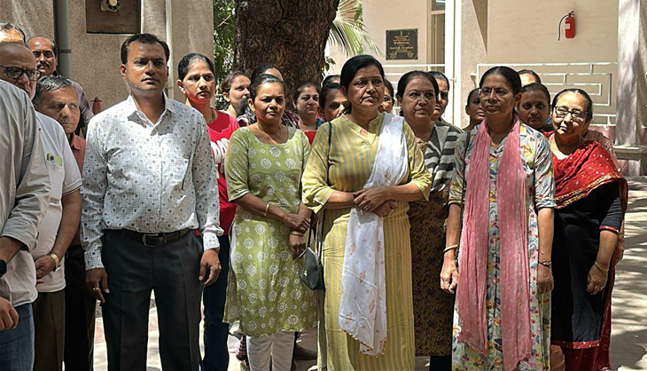 Aajkaal Daily (Desh Pardesh Ni Aajkaal)