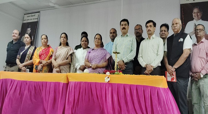 Aajkaal Daily (Desh Pardesh Ni Aajkaal)