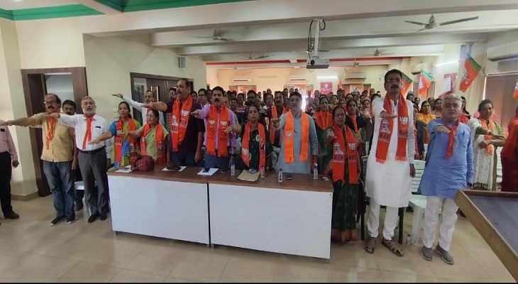 Aajkaal Daily (Desh Pardesh Ni Aajkaal)