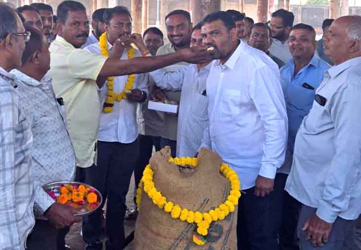 Aajkaal Daily (Desh Pardesh Ni Aajkaal)