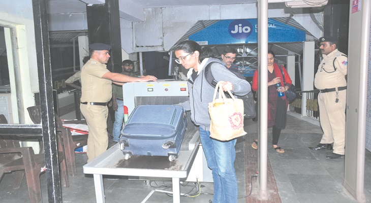 Aajkaal Daily (Desh Pardesh Ni Aajkaal)