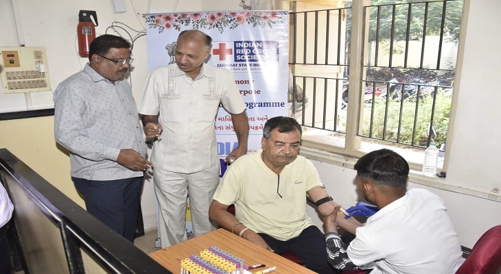 Aajkaal Daily (Desh Pardesh Ni Aajkaal)