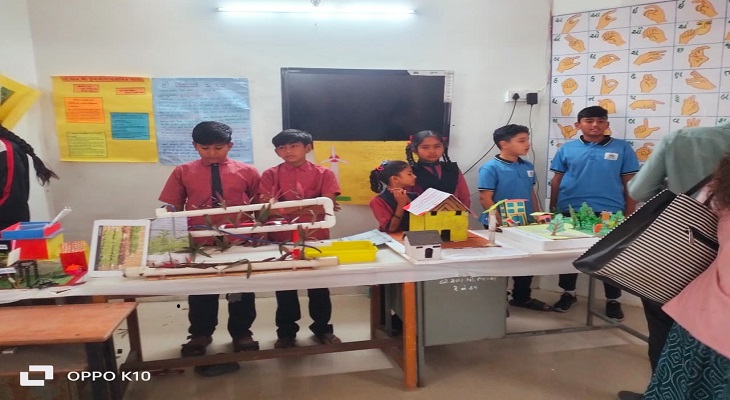 Aajkaal Daily (Desh Pardesh Ni Aajkaal)