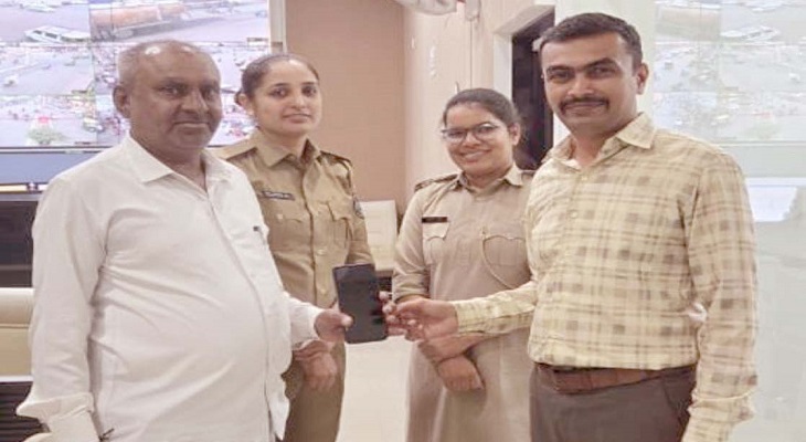 Aajkaal Daily (Desh Pardesh Ni Aajkaal)