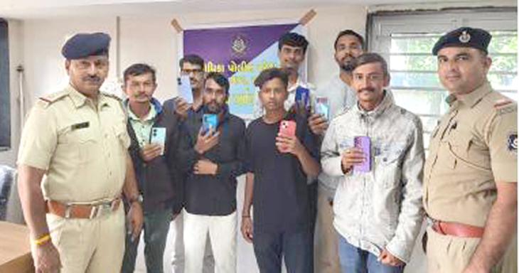 Aajkaal Daily (Desh Pardesh Ni Aajkaal)