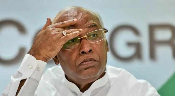 Aajkaal Daily (Desh Pardesh Ni Aajkaal)