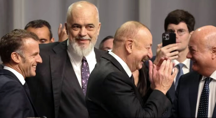 Aajkaal Daily (Desh Pardesh Ni Aajkaal)