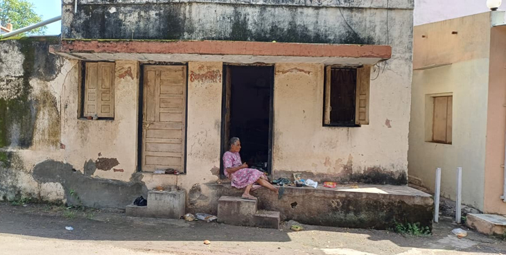 Aajkaal Daily (Desh Pardesh Ni Aajkaal)