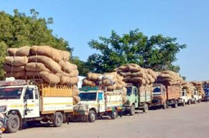 Aajkaal Daily (Desh Pardesh Ni Aajkaal)