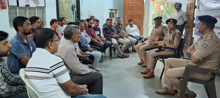 Aajkaal Daily (Desh Pardesh Ni Aajkaal)