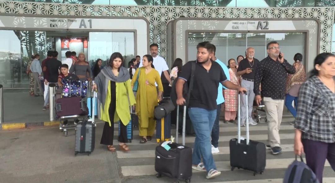 Aajkaal Daily (Desh Pardesh Ni Aajkaal)