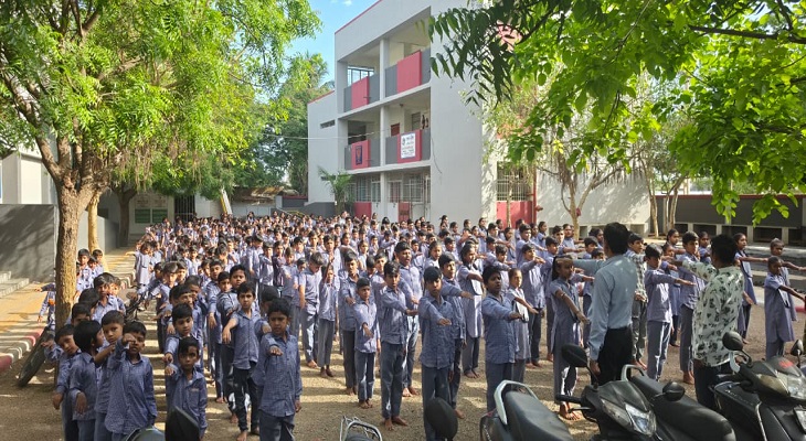 Aajkaal Daily (Desh Pardesh Ni Aajkaal)