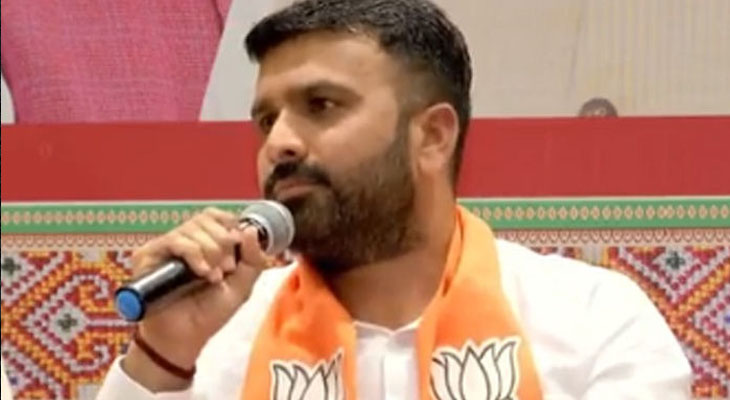 Aajkaal Daily (Desh Pardesh Ni Aajkaal)