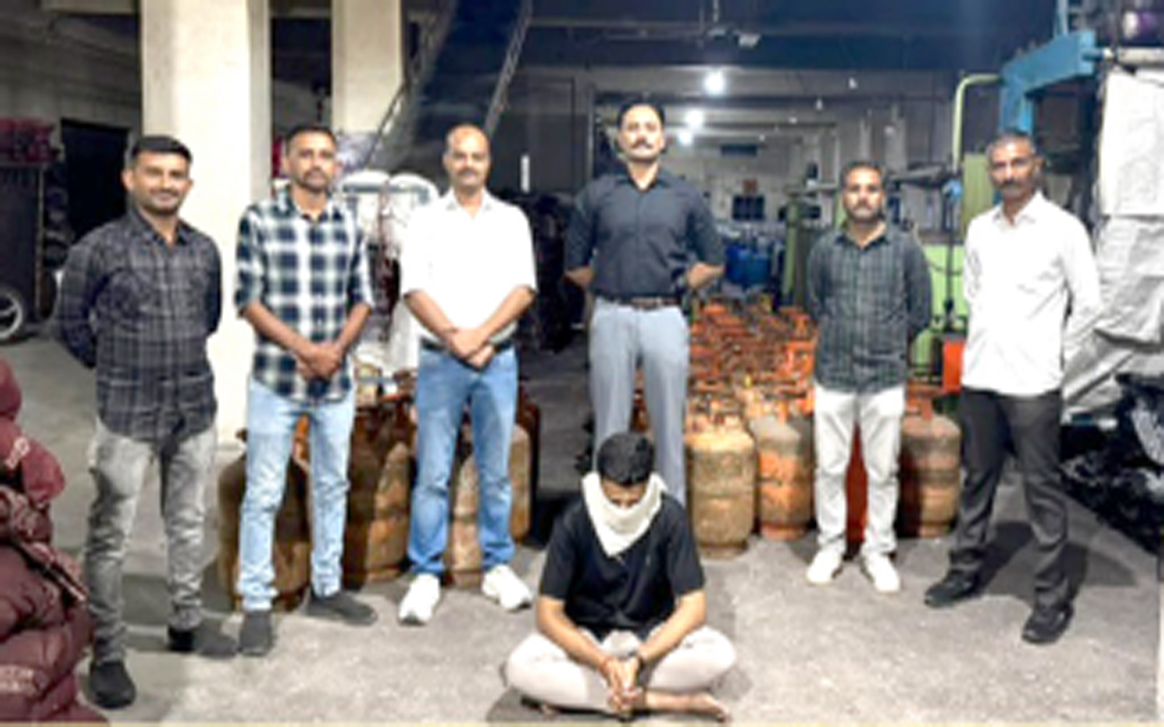 Aajkaal Daily (Desh Pardesh Ni Aajkaal)