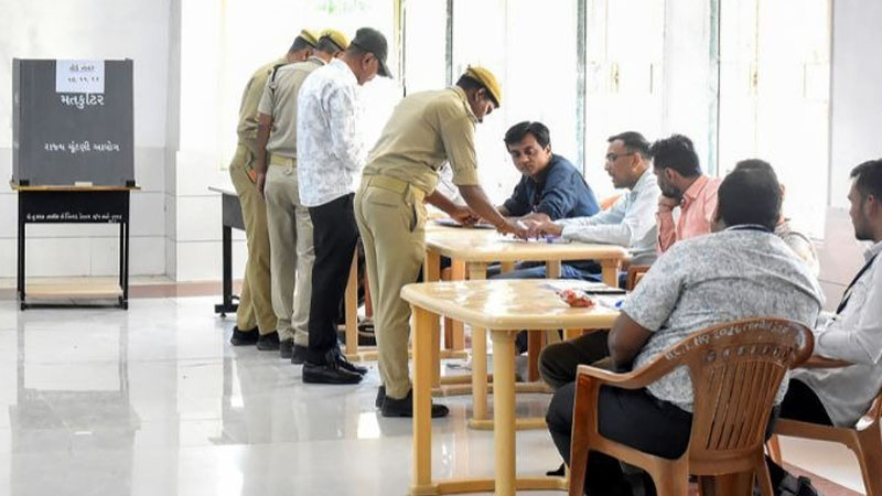 Aajkaal Daily (Desh Pardesh Ni Aajkaal)