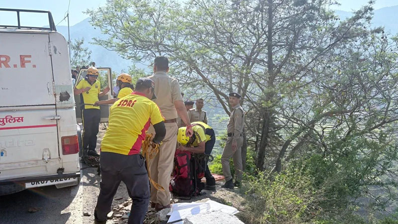 Aajkaal Daily (Desh Pardesh Ni Aajkaal)