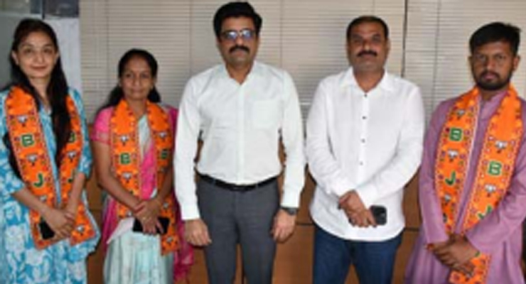 Aajkaal Daily (Desh Pardesh Ni Aajkaal)