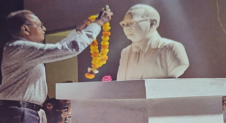 Aajkaal Daily (Desh Pardesh Ni Aajkaal)