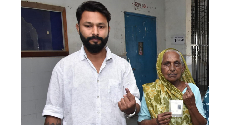 Aajkaal Daily (Desh Pardesh Ni Aajkaal)