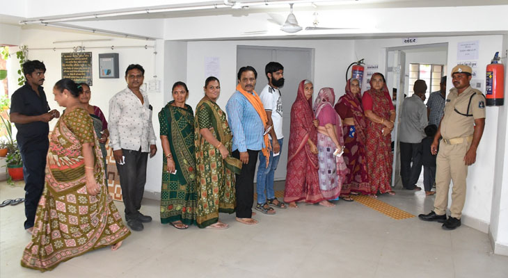 Aajkaal Daily (Desh Pardesh Ni Aajkaal)