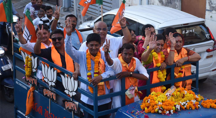 Aajkaal Daily (Desh Pardesh Ni Aajkaal)