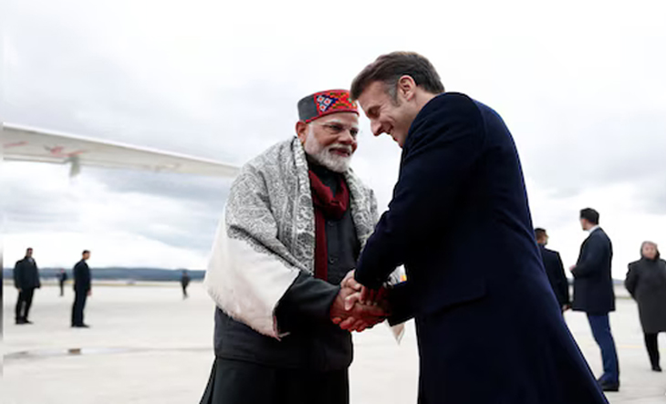 Aajkaal Daily (Desh Pardesh Ni Aajkaal)