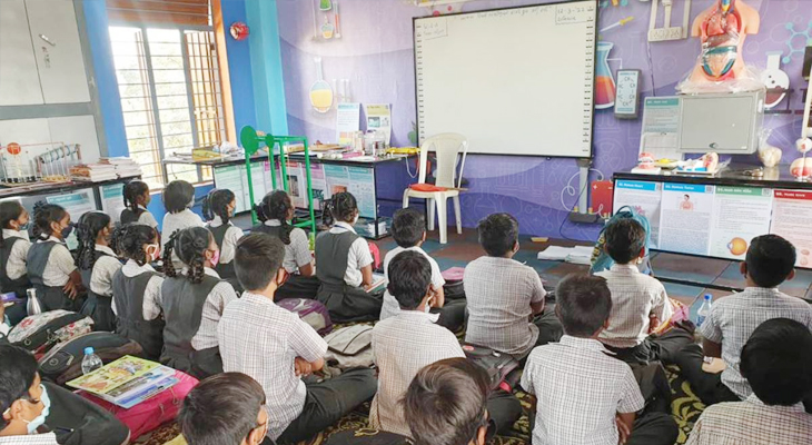 Aajkaal Daily (Desh Pardesh Ni Aajkaal)