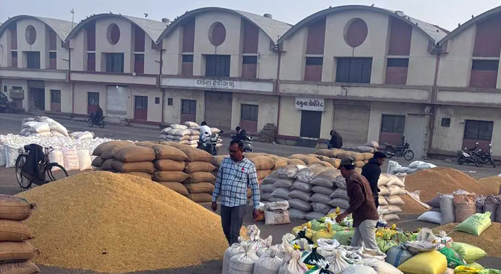 Aajkaal Daily (Desh Pardesh Ni Aajkaal)