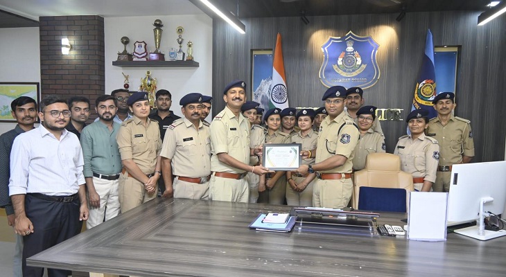 Aajkaal Daily (Desh Pardesh Ni Aajkaal)