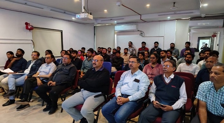 Aajkaal Daily (Desh Pardesh Ni Aajkaal)