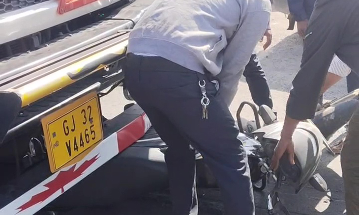 Aajkaal Daily (Desh Pardesh Ni Aajkaal)