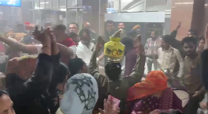 Aajkaal Daily (Desh Pardesh Ni Aajkaal)