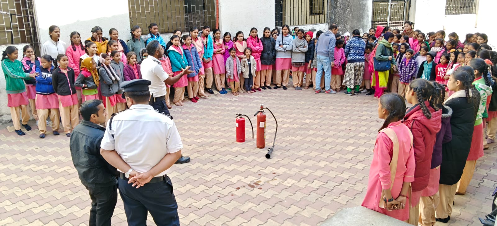 Aajkaal Daily (Desh Pardesh Ni Aajkaal)