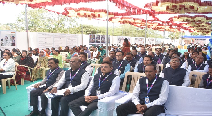 Aajkaal Daily (Desh Pardesh Ni Aajkaal)