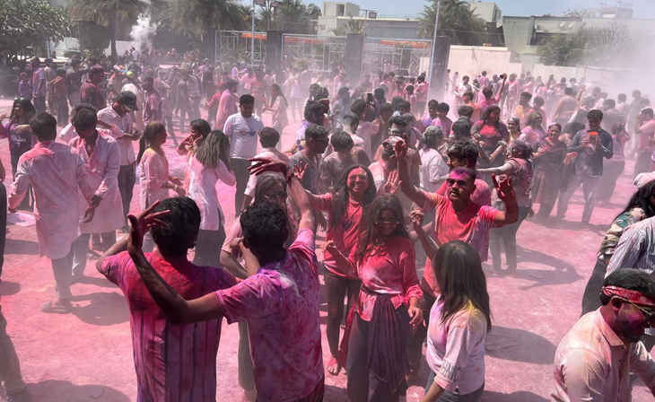 Aajkaal Daily (Desh Pardesh Ni Aajkaal)