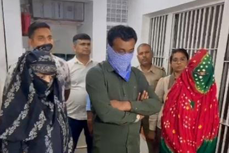 Aajkaal Daily (Desh Pardesh Ni Aajkaal)