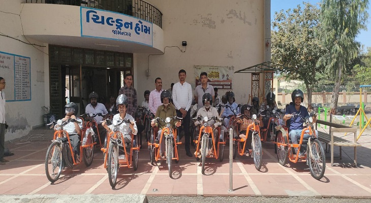 Aajkaal Daily (Desh Pardesh Ni Aajkaal)