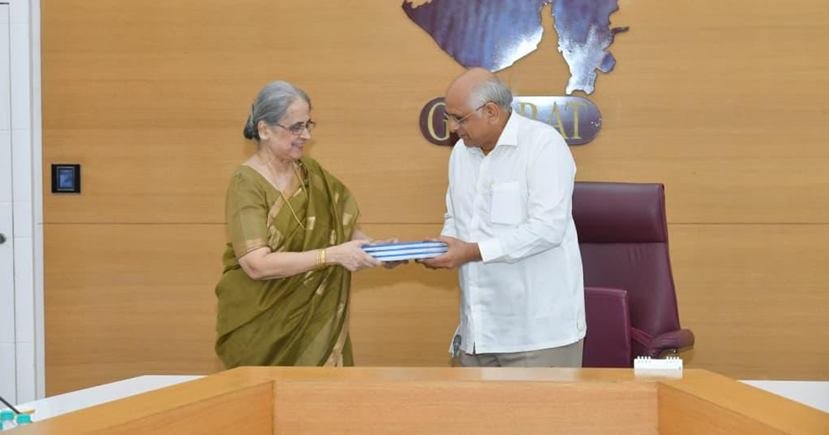 Aajkaal Daily (Desh Pardesh Ni Aajkaal)